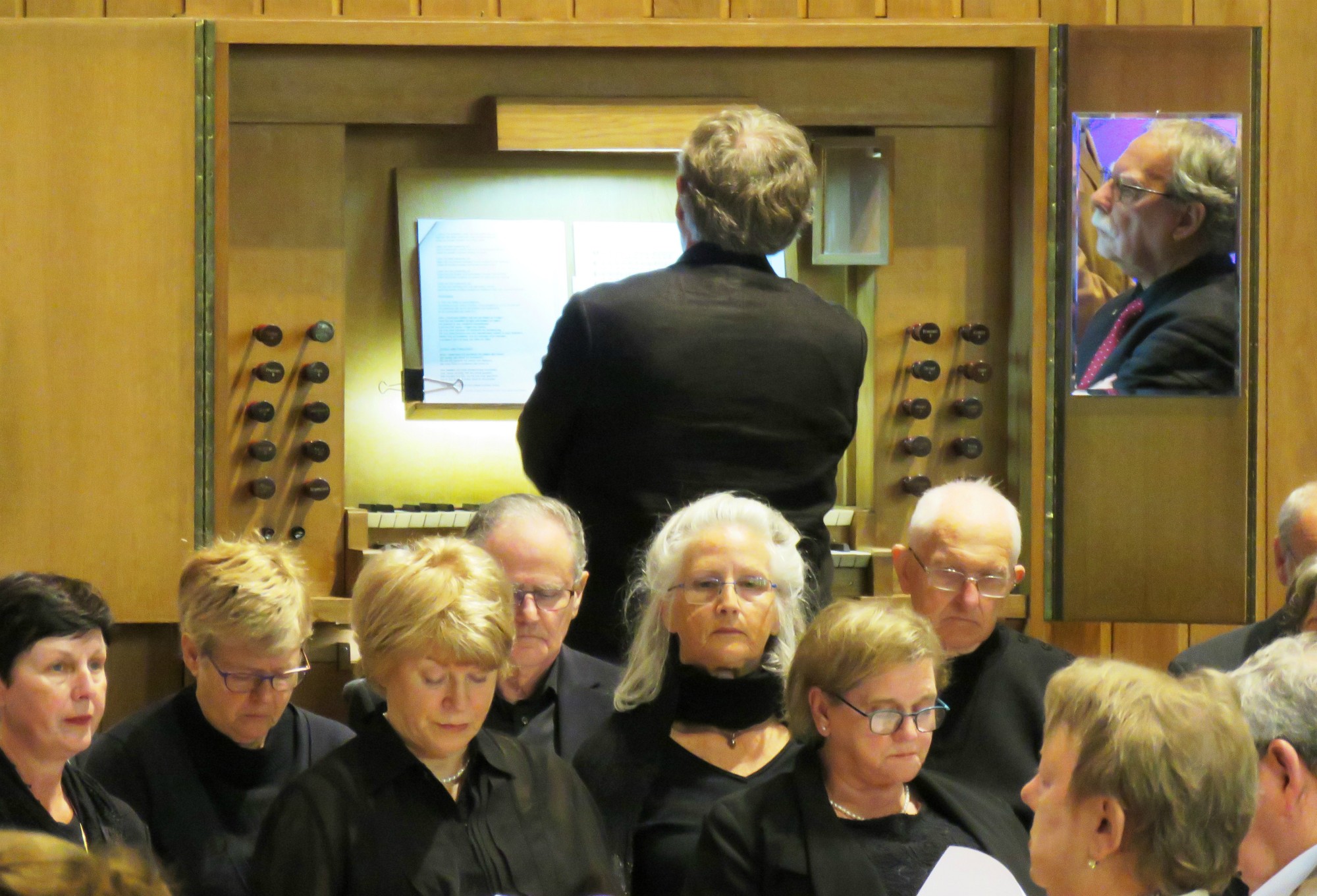 Joannes Thuy aan het orgel